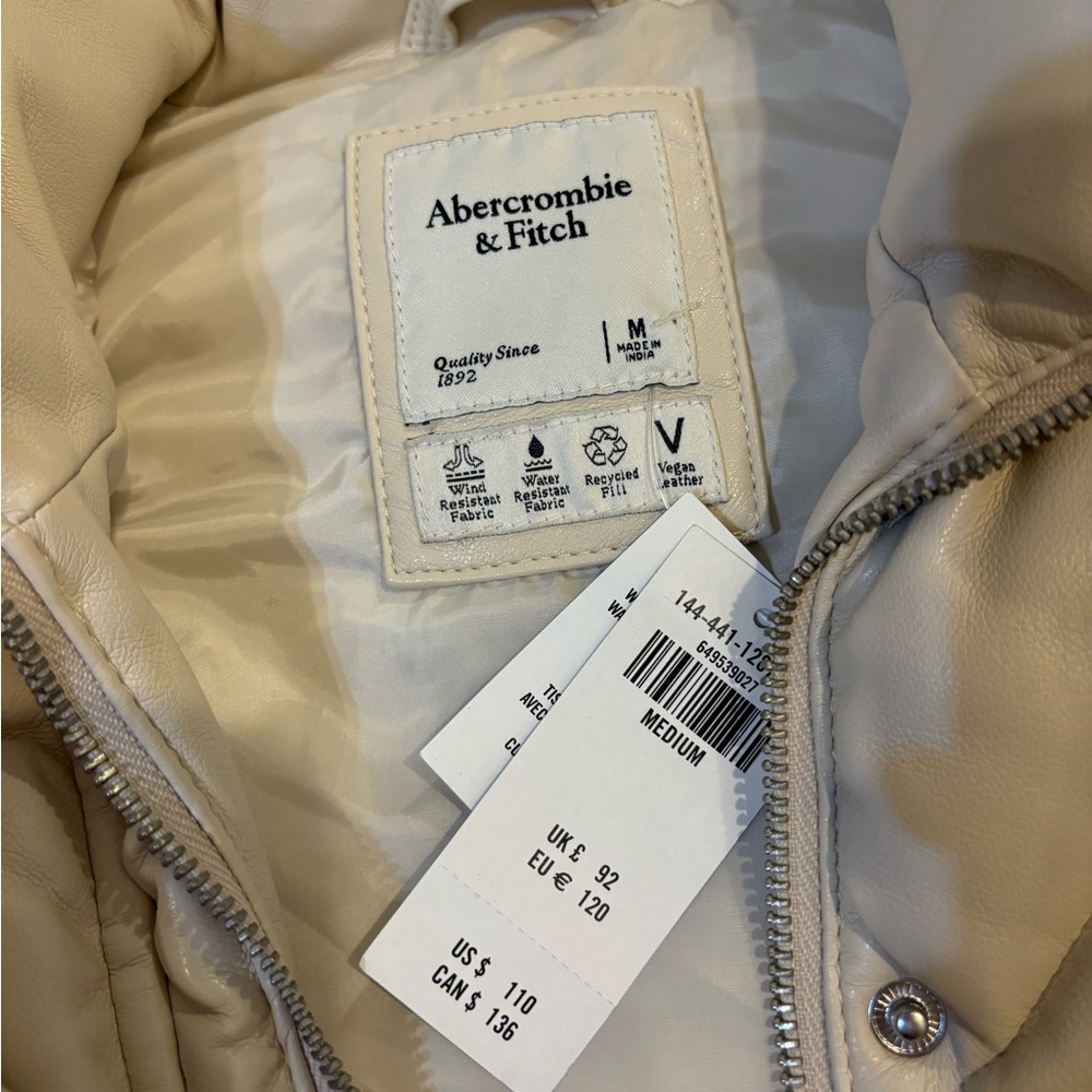 Abercrombie Oversized Puffer Vest - Picture 3 of 3